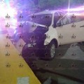Automóvil se impacta contra muro de contención del Aeropuerto